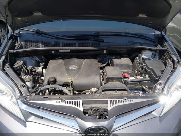 2020 TOYOTA SIENNA XLE — I10