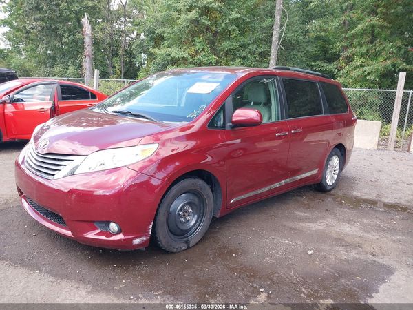 2015 TOYOTA SIENNA — I2