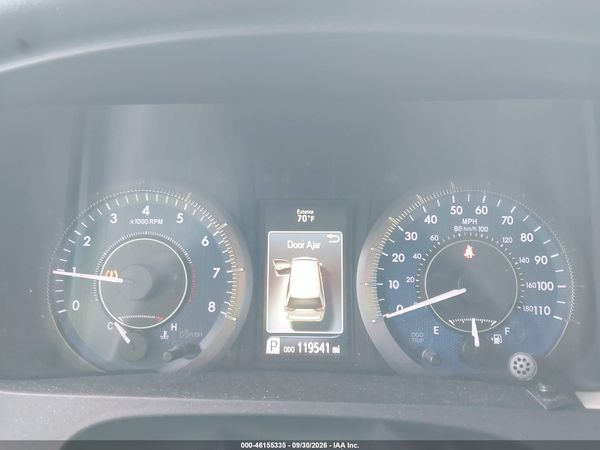 2015 TOYOTA SIENNA XLE 8 PASSENGER — I7