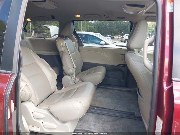 2015 TOYOTA SIENNA XLE 8 PASSENGER — I8