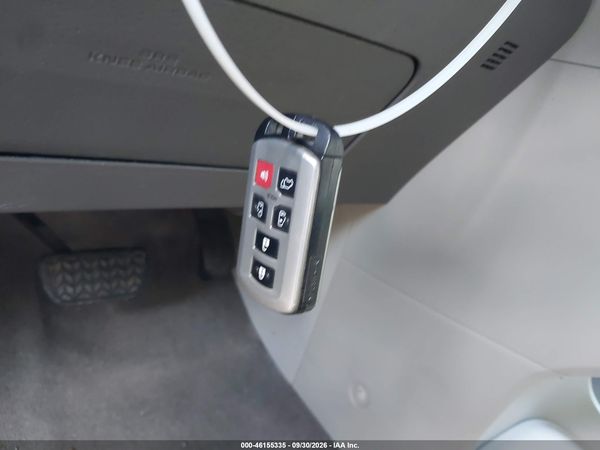 2015 TOYOTA SIENNA XLE 8 PASSENGER — I11