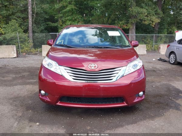 2015 TOYOTA SIENNA XLE 8 PASSENGER — I115