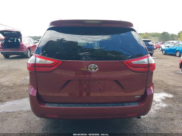 2015 TOYOTA SIENNA XLE 8 PASSENGER — I119