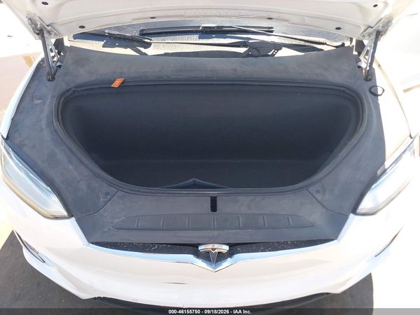 2020 TESLA MODEL X — I10