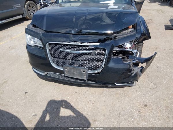 2018 CHRYSLER 300 LIMITED — I6
