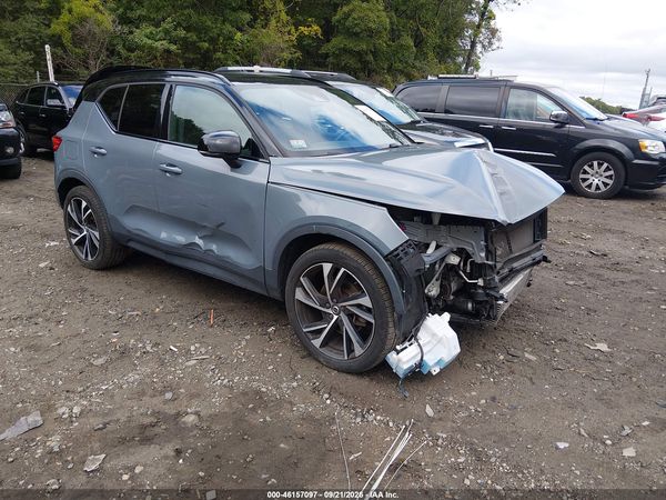 2020 VOLVO XC40 T5 R-DESIGN — I1