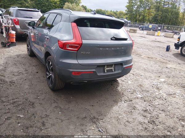 2020 VOLVO XC40 T5 R-DESIGN — I3
