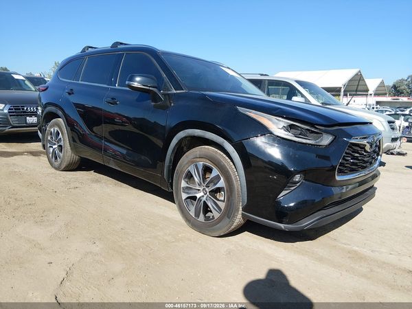 2021 TOYOTA HIGHLANDER XLE — I1