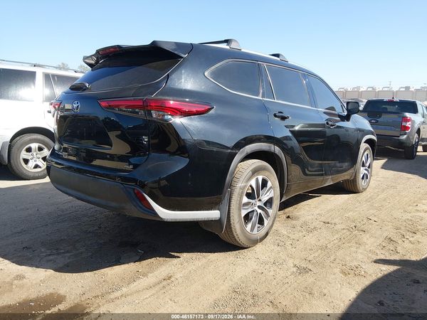 2021 TOYOTA HIGHLANDER XLE — I4