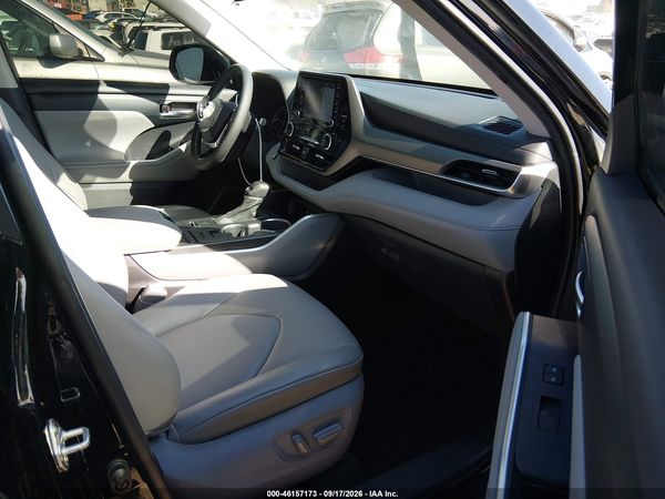 2021 TOYOTA HIGHLANDER XLE — I5