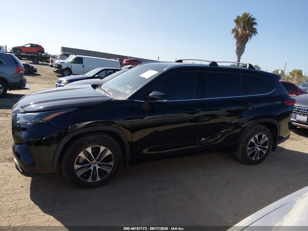 2021 TOYOTA HIGHLANDER XLE — I117