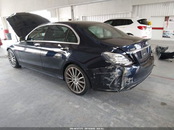 2016 MERCEDES-BENZ C 300 SPORT — I3