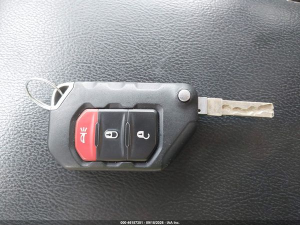 2019 JEEP WRANGLER UNLIMITED SAHARA 4X4 — I11