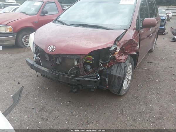 2016 TOYOTA SIENNA XLE 8 PASSENGER — I6