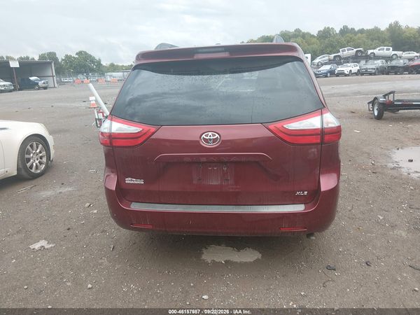 2016 TOYOTA SIENNA XLE 8 PASSENGER — I119