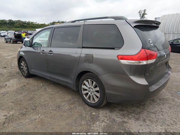 2013 TOYOTA SIENNA LE 7 PASSENGER — I3