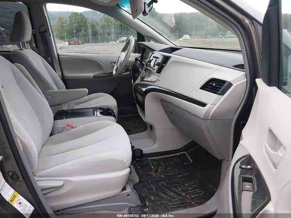 2013 TOYOTA SIENNA LE 7 PASSENGER — I5