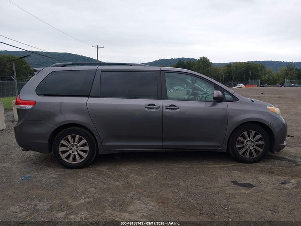 2013 TOYOTA SIENNA LE 7 PASSENGER — I116