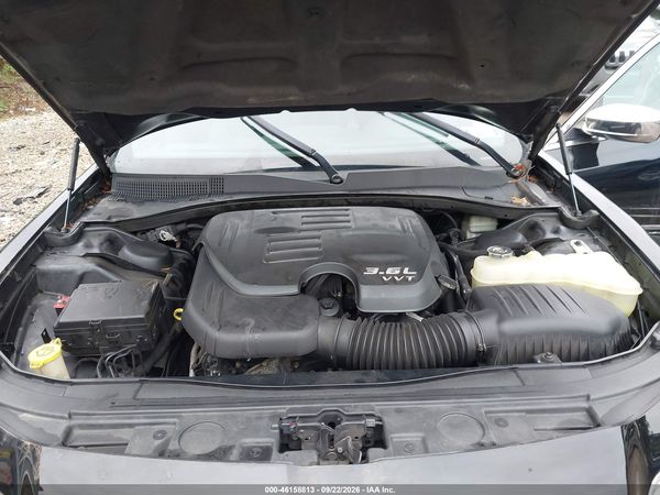 2012 CHRYSLER 300 LIMITED — I10