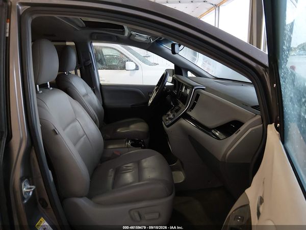 2015 TOYOTA SIENNA XLE 8 PASSENGER — I5