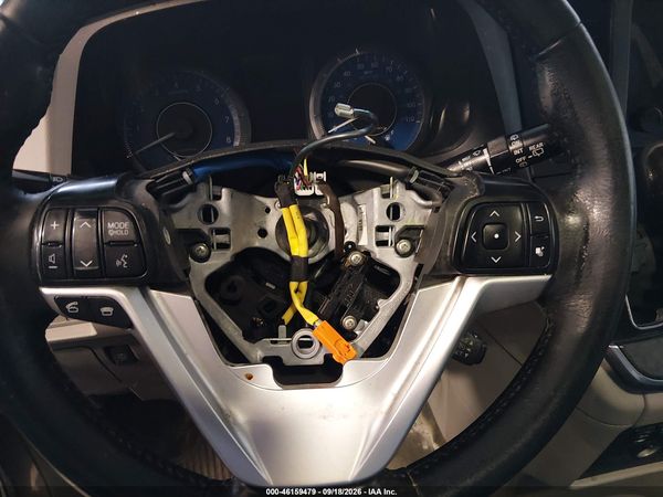 2015 TOYOTA SIENNA XLE 8 PASSENGER — I155