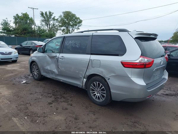 2020 TOYOTA SIENNA XLE — I3