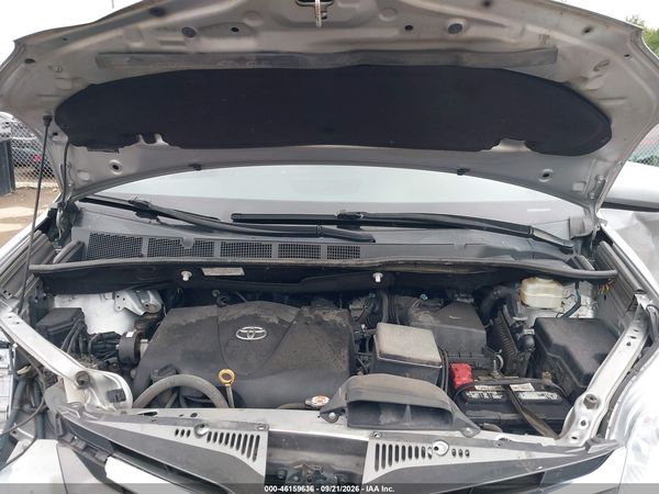 2020 TOYOTA SIENNA XLE — I10