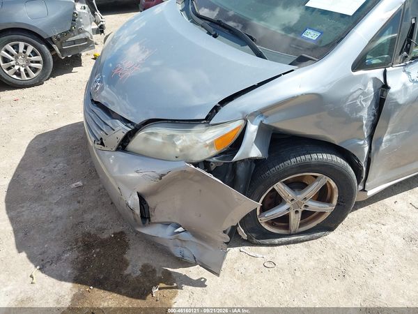 2015 TOYOTA SIENNA LE 8 PASSENGER — I6