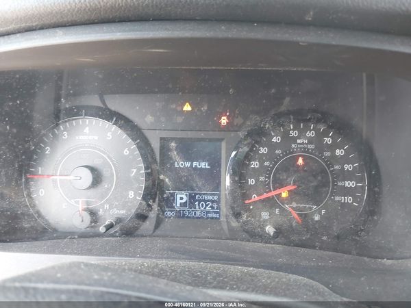 2015 TOYOTA SIENNA LE 8 PASSENGER — I7