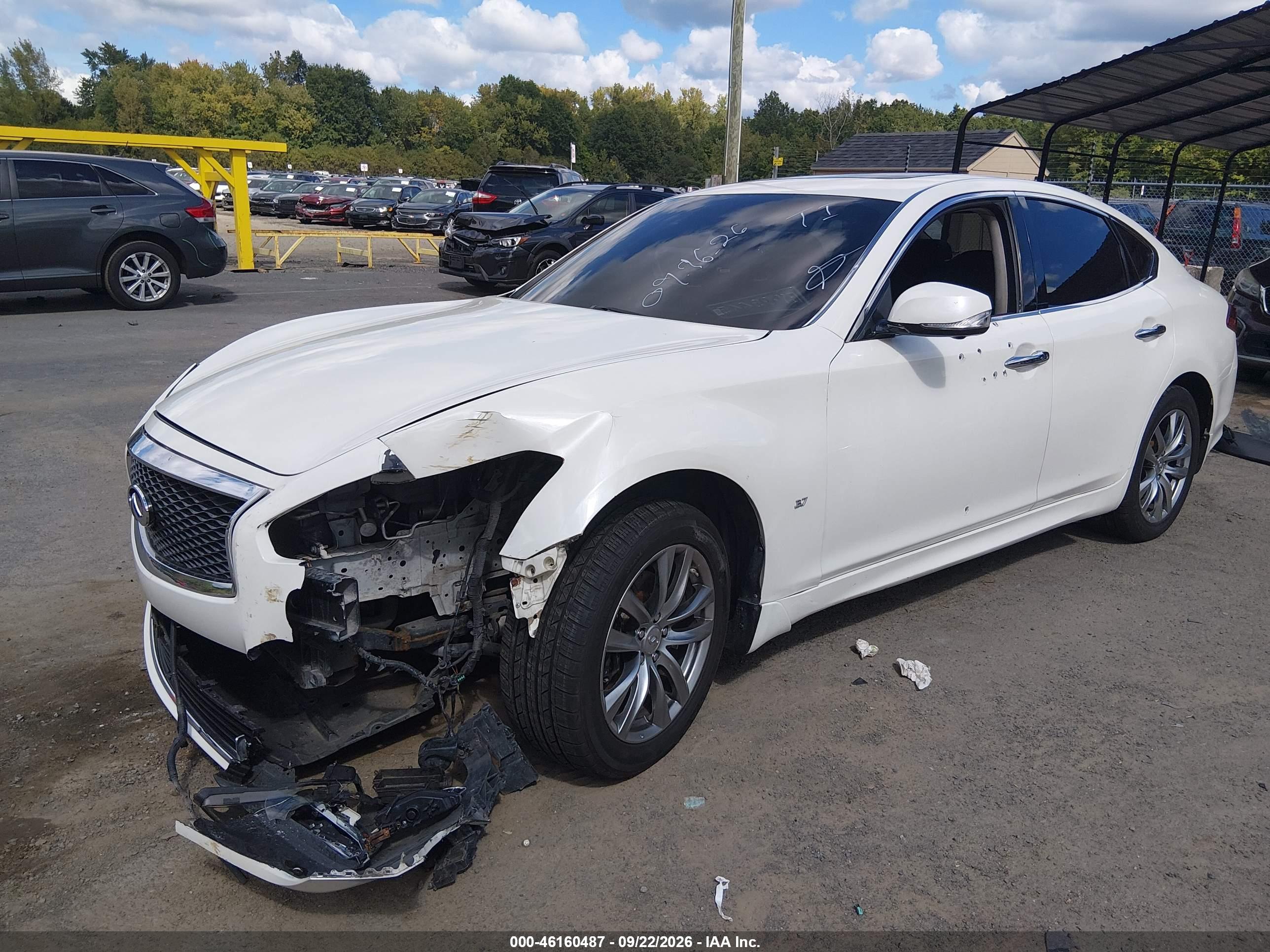 2016 INFINITI Q70 3.7X — I2