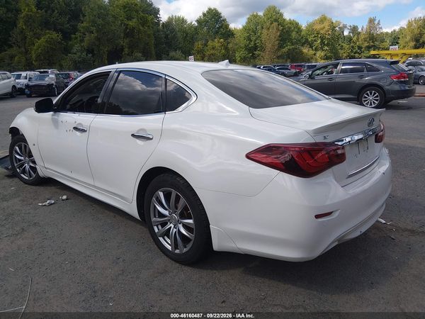 2016 INFINITI Q70 3.7X — I3