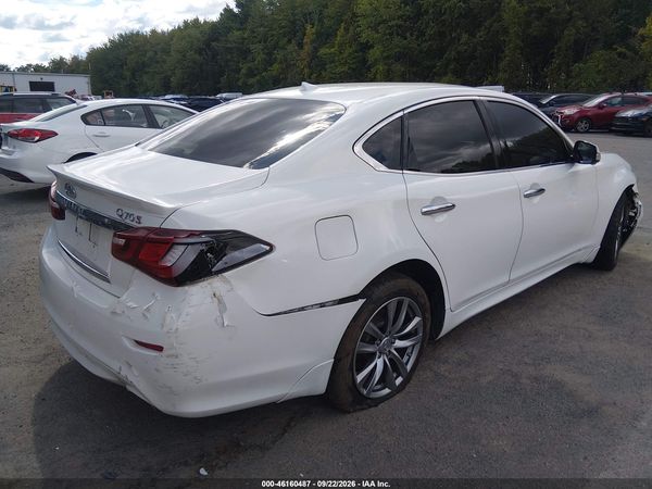 2016 INFINITI Q70 3.7X — I4