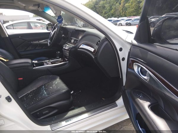 2016 INFINITI Q70 3.7X — I5