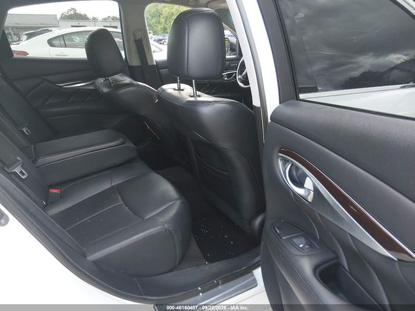 2016 INFINITI Q70 3.7X — I8