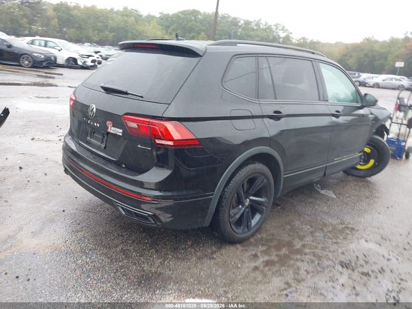 2024 VOLKSWAGEN TIGUAN 2.0T SE R-LINE BLACK — I4