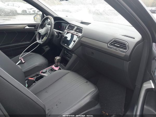 2024 VOLKSWAGEN TIGUAN 2.0T SE R-LINE BLACK — I5