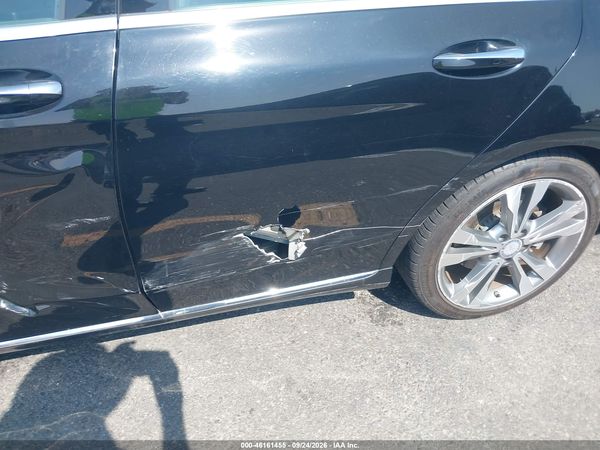 2015 MERCEDES-BENZ C 300 Base — I153
