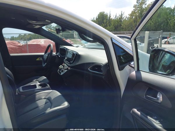 2026 CHRYSLER PACIFICA SELECT — I5