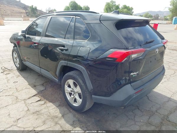 2020 TOYOTA RAV4 XLE — I3