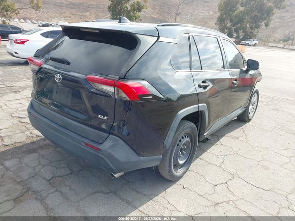 2020 TOYOTA RAV4 XLE — I4