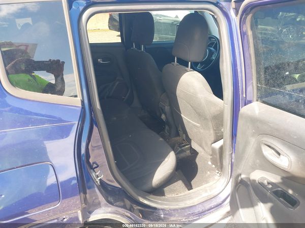 2019 JEEP RENEGADE LATITUDE FWD — I8
