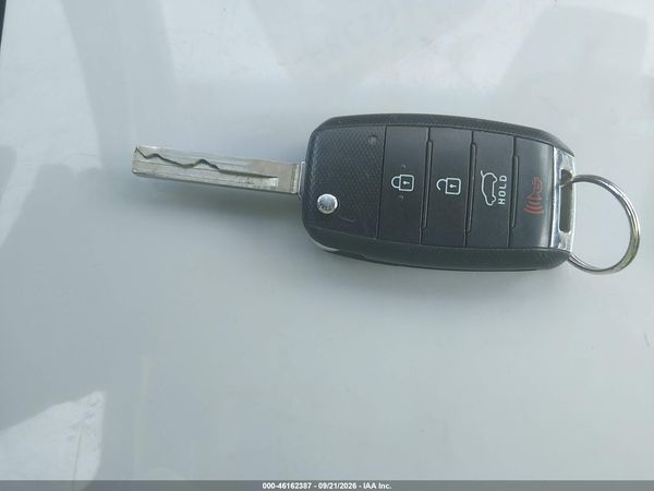 2017 KIA SORENTO 2.4L LX — I11