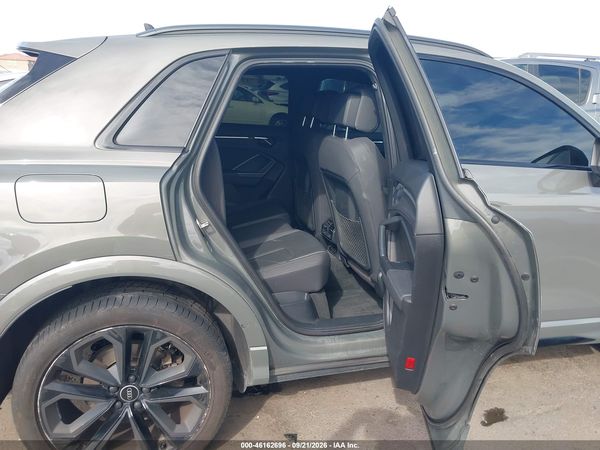 2021 AUDI Q3 — I8