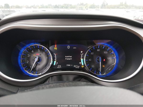 2025 CHRYSLER PACIFICA SELECT — I7