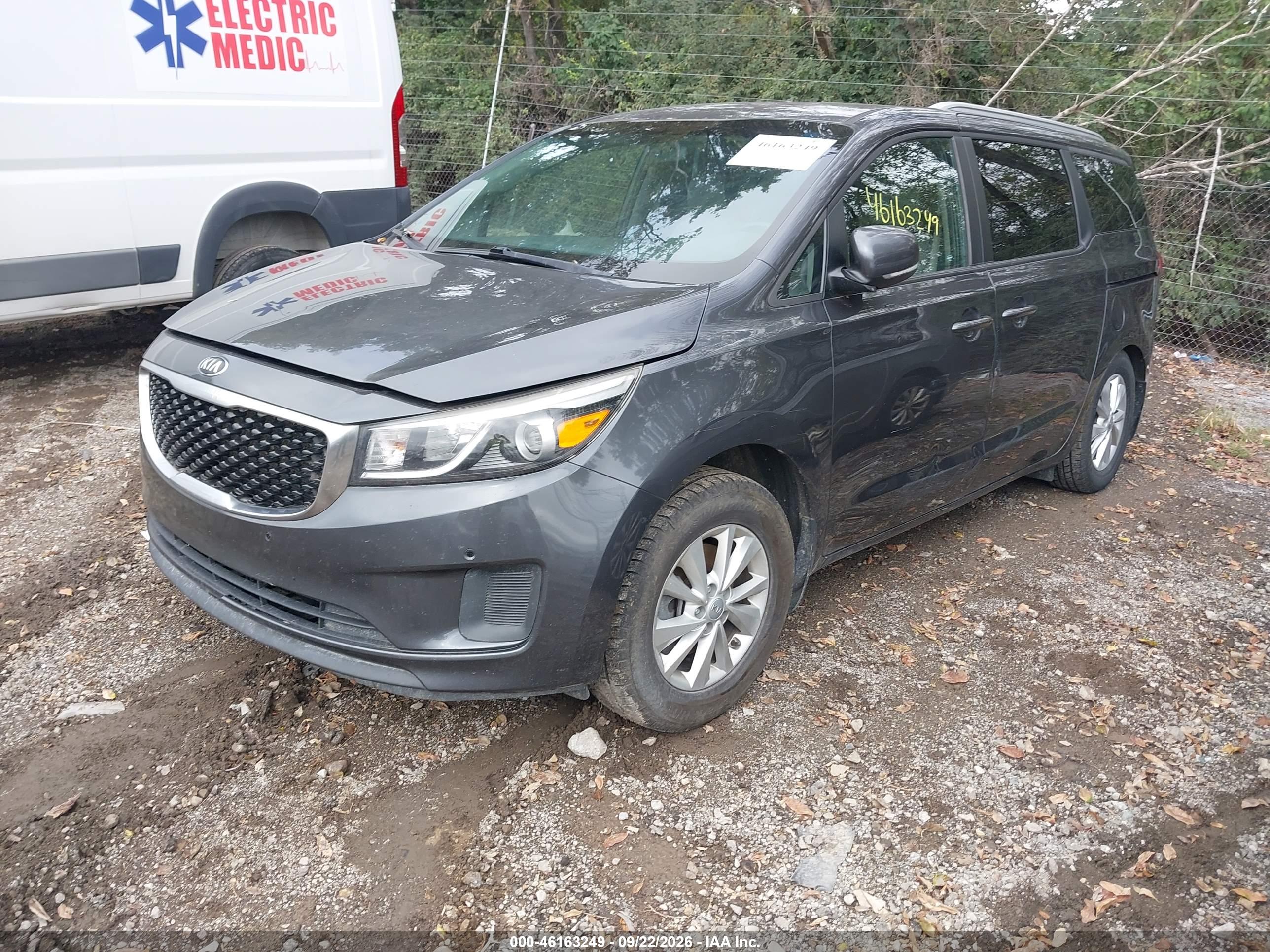 2017 KIA SEDONA LX — I2