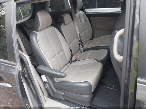 2017 KIA SEDONA LX — I8