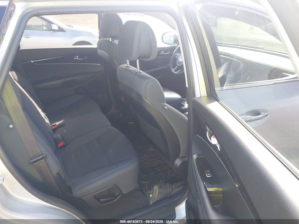 2016 KIA SORENTO 3.3L LX — I8