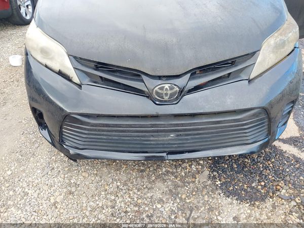 2019 TOYOTA SIENNA L 7 PASSENGER — I6