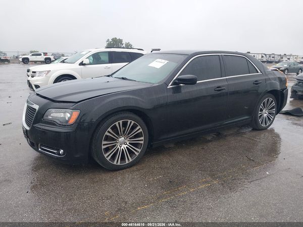 2013 CHRYSLER 300 — I2