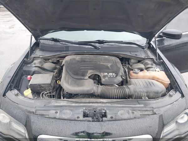 2013 CHRYSLER 300 300S — I10